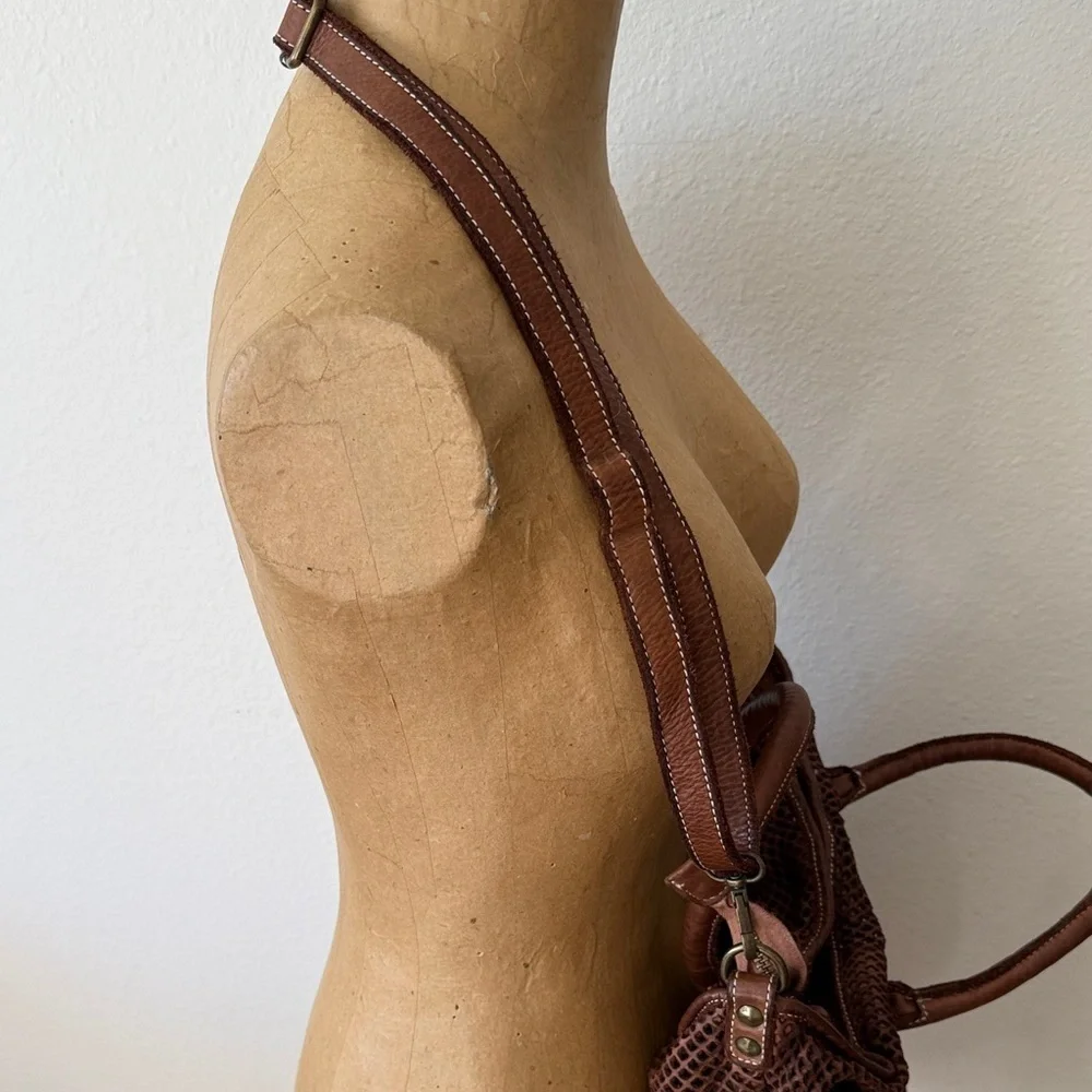 Sundance leather mesh